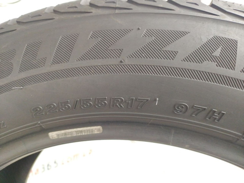 225/55 R17 BRIDGESTONE BLIZZAK LM-32 RUN FLAT 6mm