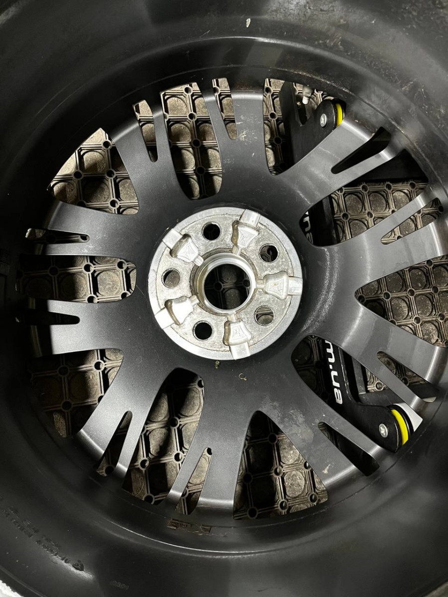 ДИСКИ БУ JAGUAR J9DM-1007-CA R20 8J PCD 5X108 ET52 DIA63.4 MGMF