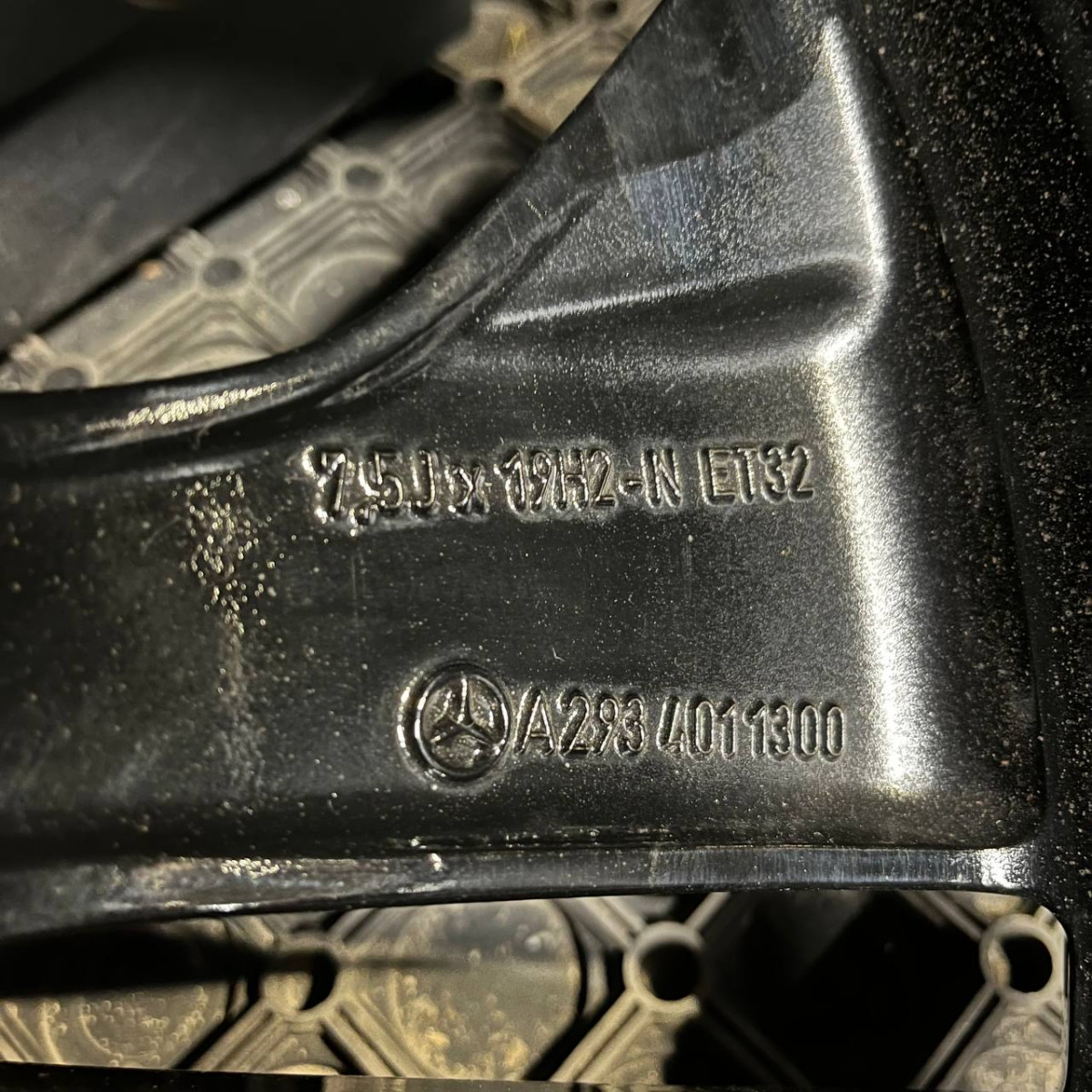 ДИСКИ БУ MERCEDES A2934011300 R19 7.5J PCD 5X112 ET32 DIA66.6 BBGT