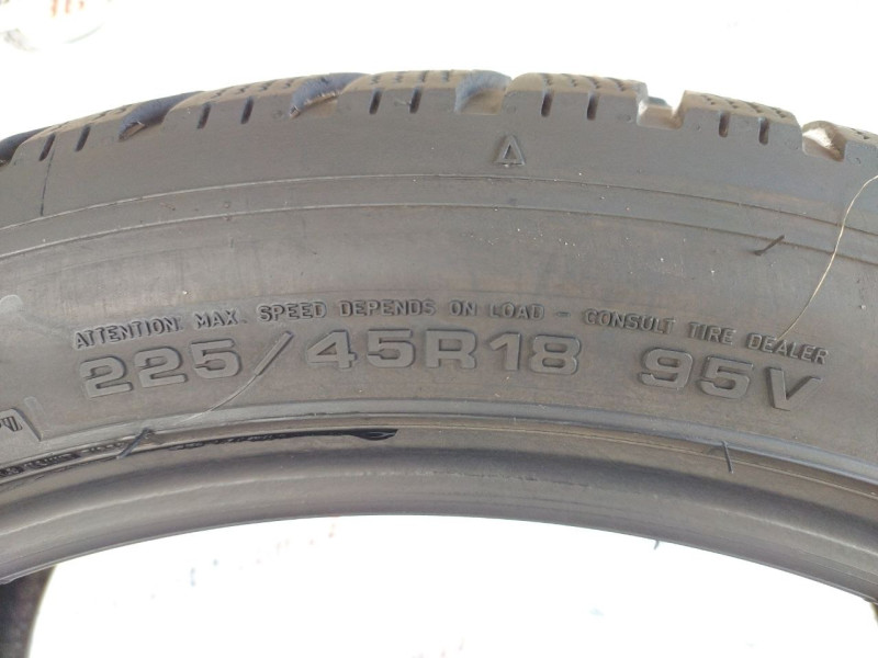 225/45 R18 DUNLOP WINTER SPORT 5 6mm