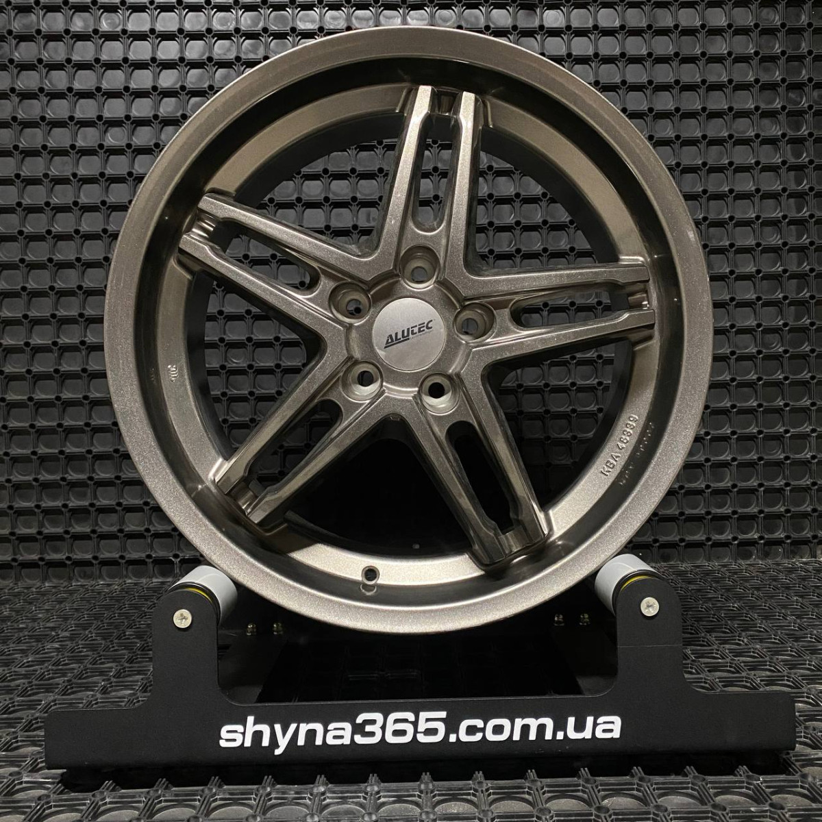 ДИСКИ БУ ALUTEC KBA 48339 R19 8.5J PCD 5X112 ET70 G