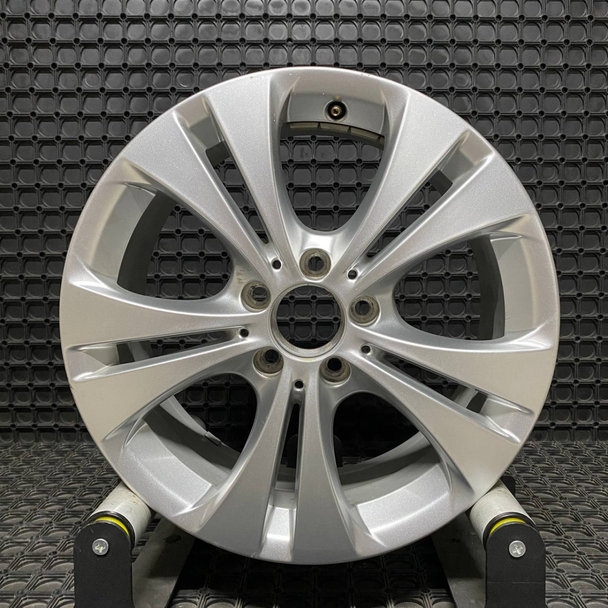 ДИСКИ БУ MERCEDES A2464010800 R17 7.5J PCD 5X112 ET52.5 DIA66.6 S