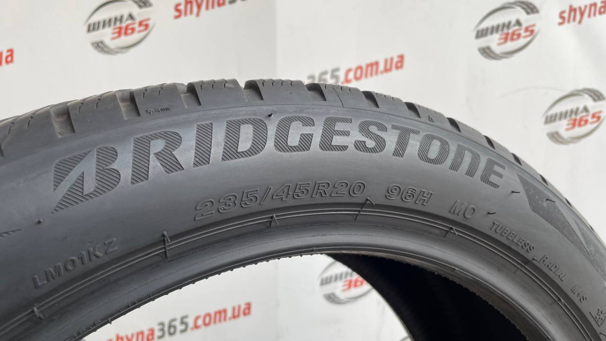 235/45 R20 BRIDGESTONE BLIZZAK LM001 8mm
