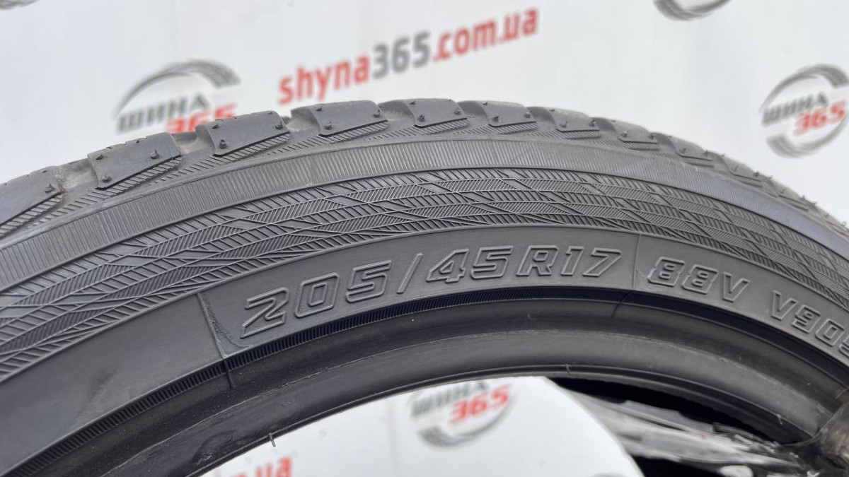 205/45 R17 YOKOHAMA BLUEARTH WINTER V905 5mm