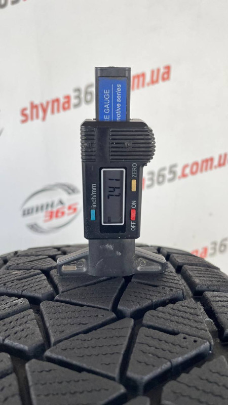 215/70 R16 BRIDGESTONE BLIZZAK DM-V2 7mm