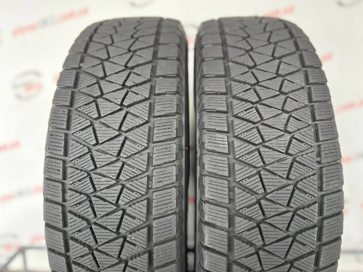 215/70 R16 BRIDGESTONE BLIZZAK DM-V2 8mm