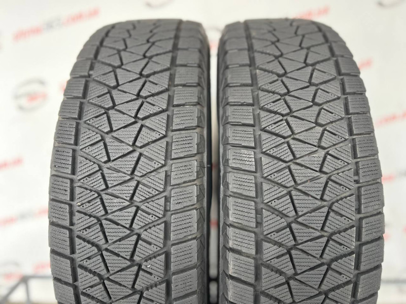 215/70 R16 BRIDGESTONE BLIZZAK DM-V2 8mm
