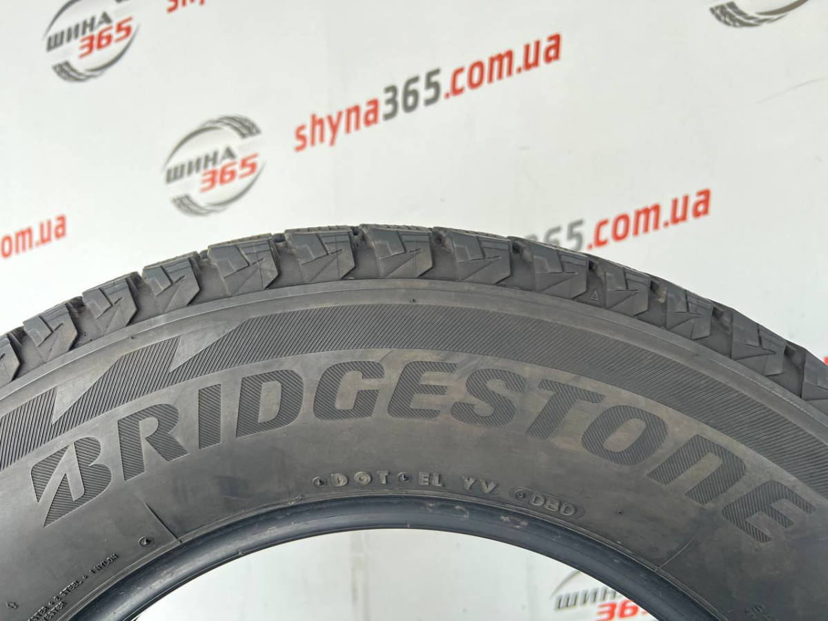 215/70 R16 BRIDGESTONE BLIZZAK DM-V2 8mm