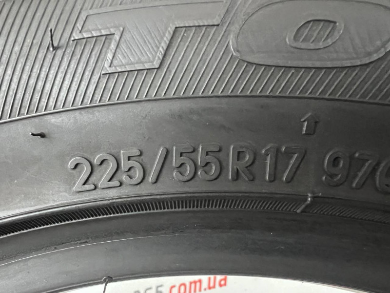 225/55 R17 TOYO OBSERVE GARIT GIZ 8mm