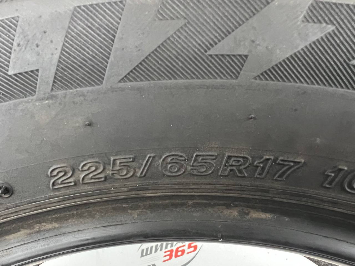 225/65 R17 BRIDGESTONE BLIZZAK DM-V2 9mm