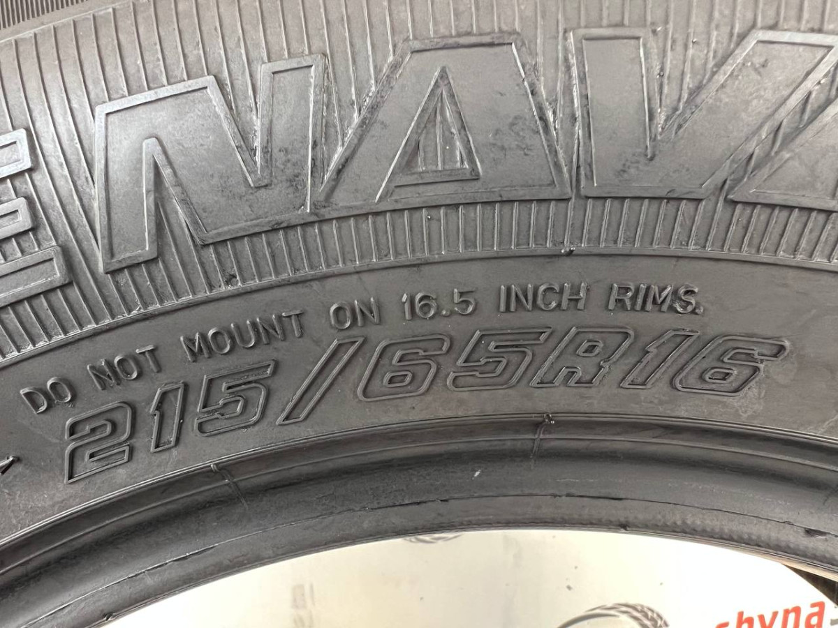 215/65 R16 GOODYEAR ICE NAVI SUV 9mm