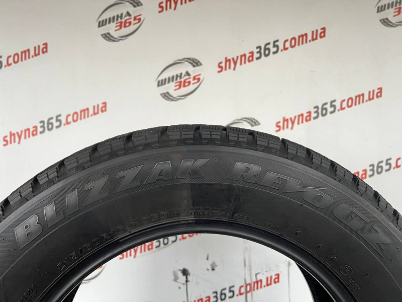 215/60 R16 BRIDGESTONE BLIZZAK REVO GZ 8mm