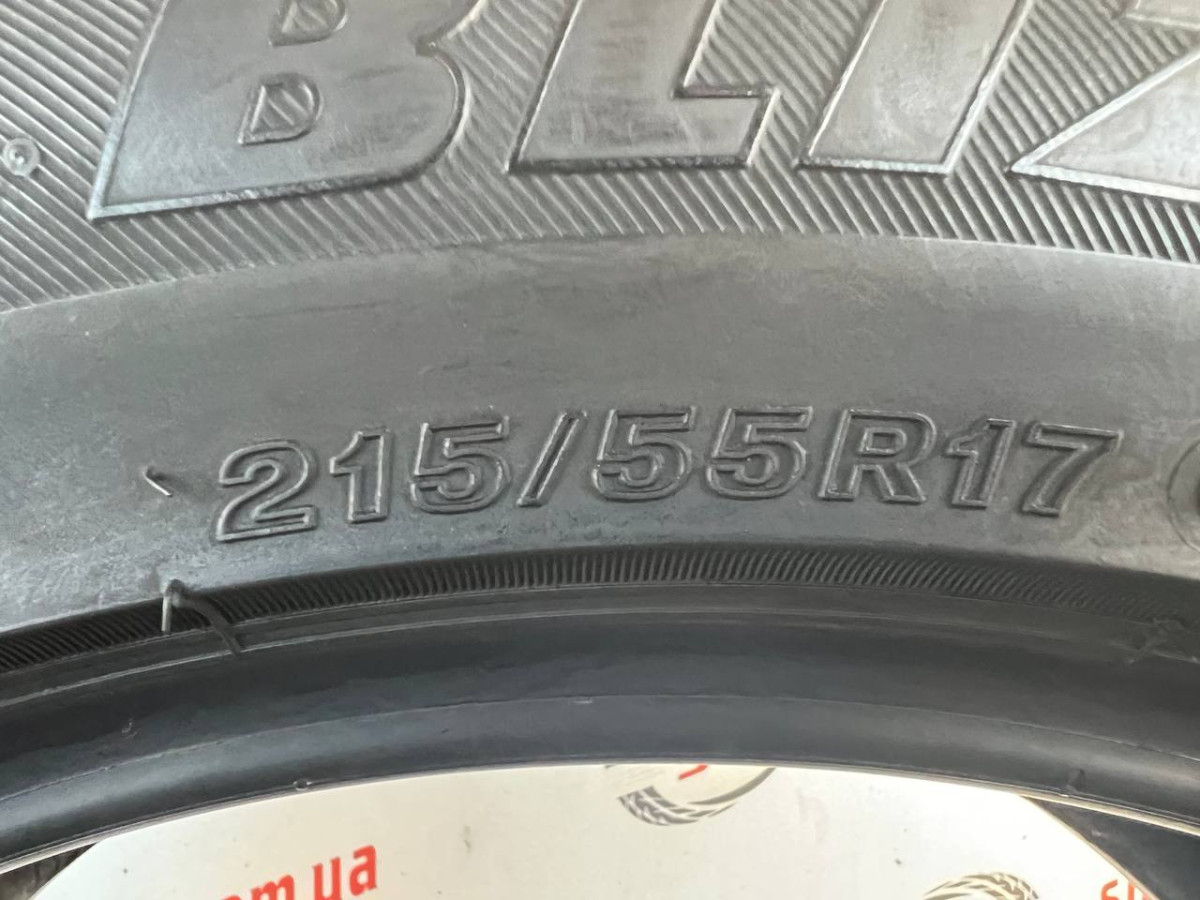 215/55 R17 BRIDGESTONE BLIZZAK REVO GZ 8mm