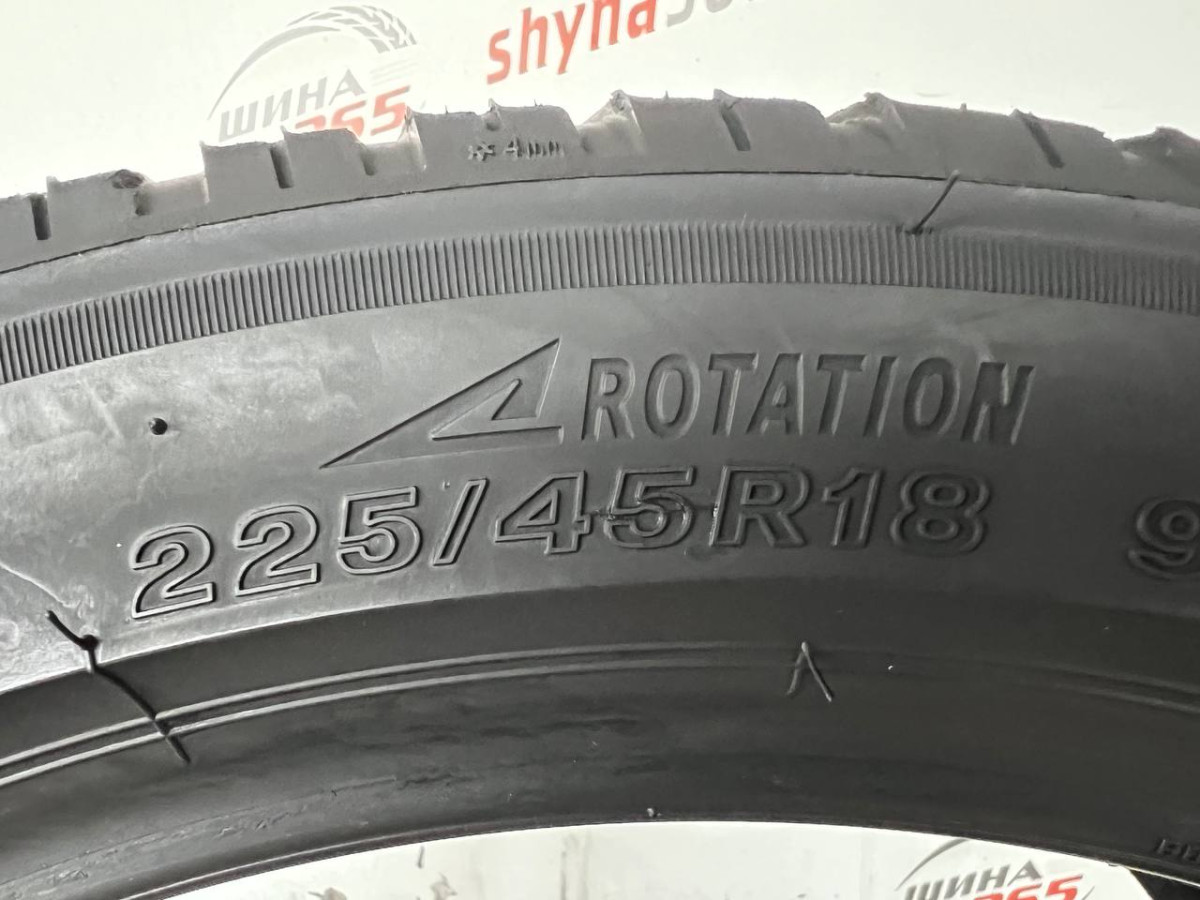 225/45 R18 BRIDGESTONE BLIZZAK LM005 5mm