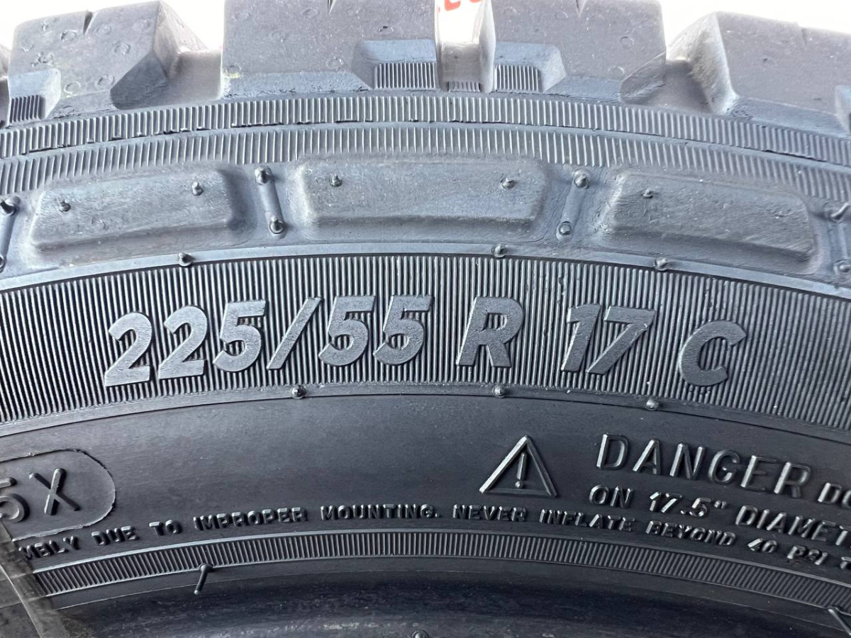 225/55 R17C MICHELIN AGILIS CROSSCLIMATE 7mm