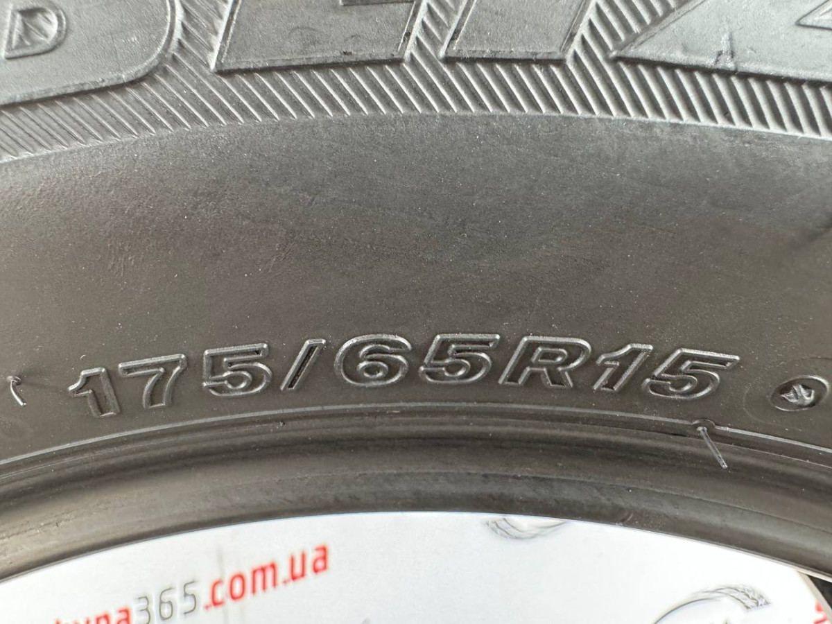 175/65 R15 BRIDGESTONE BLIZZAK REVO GZ 7mm