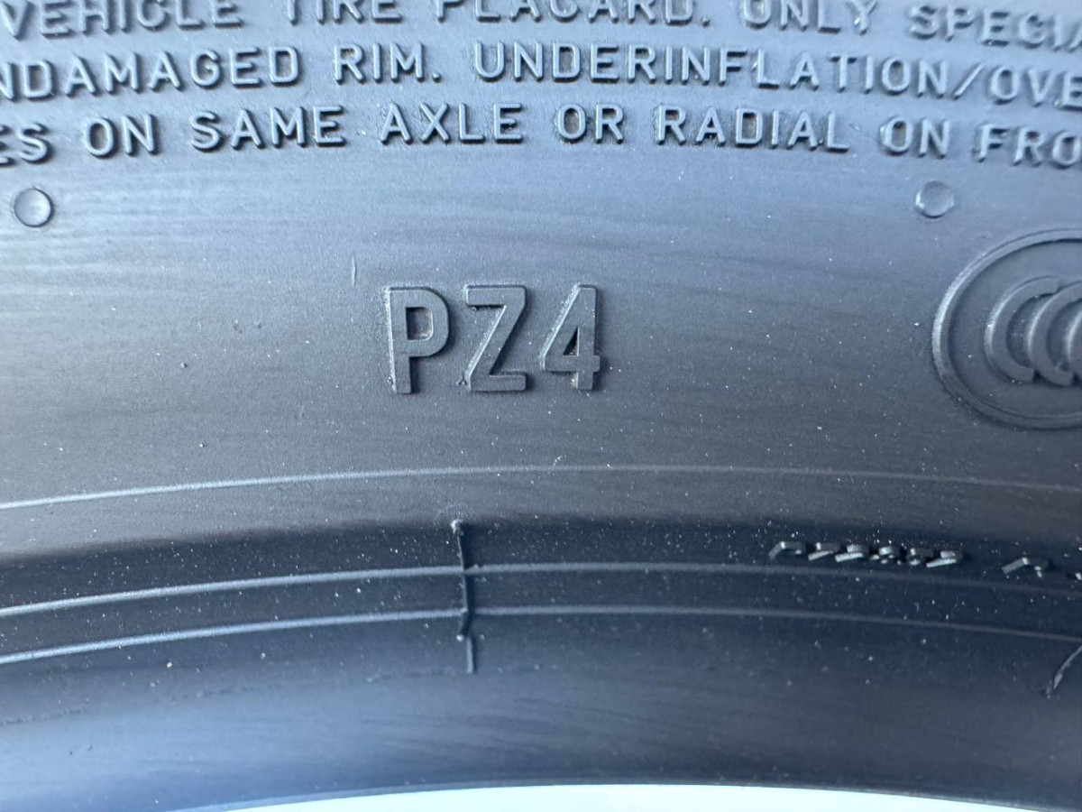 265/40 R21 PIRELLI PZERO PZ4 5mm