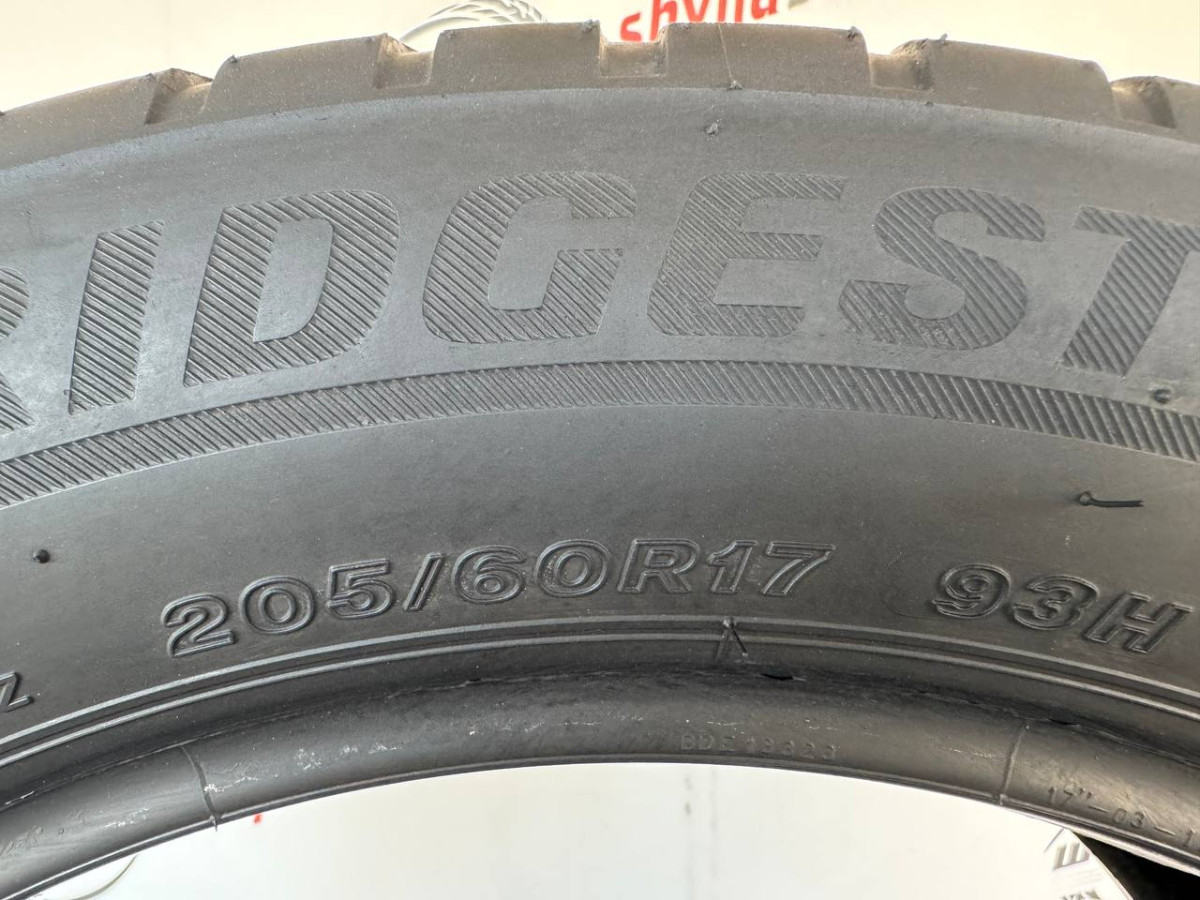 205/60 R17 BRIDGESTONE BLIZZAK LM001 5mm