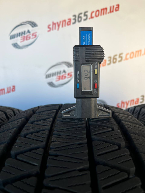 215/70 R16 BRIDGESTONE BLIZZAK DM-V3 9mm