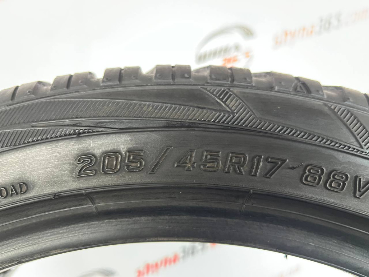 205/45 R17 FALKEN EUROWINTER HS01 5mm
