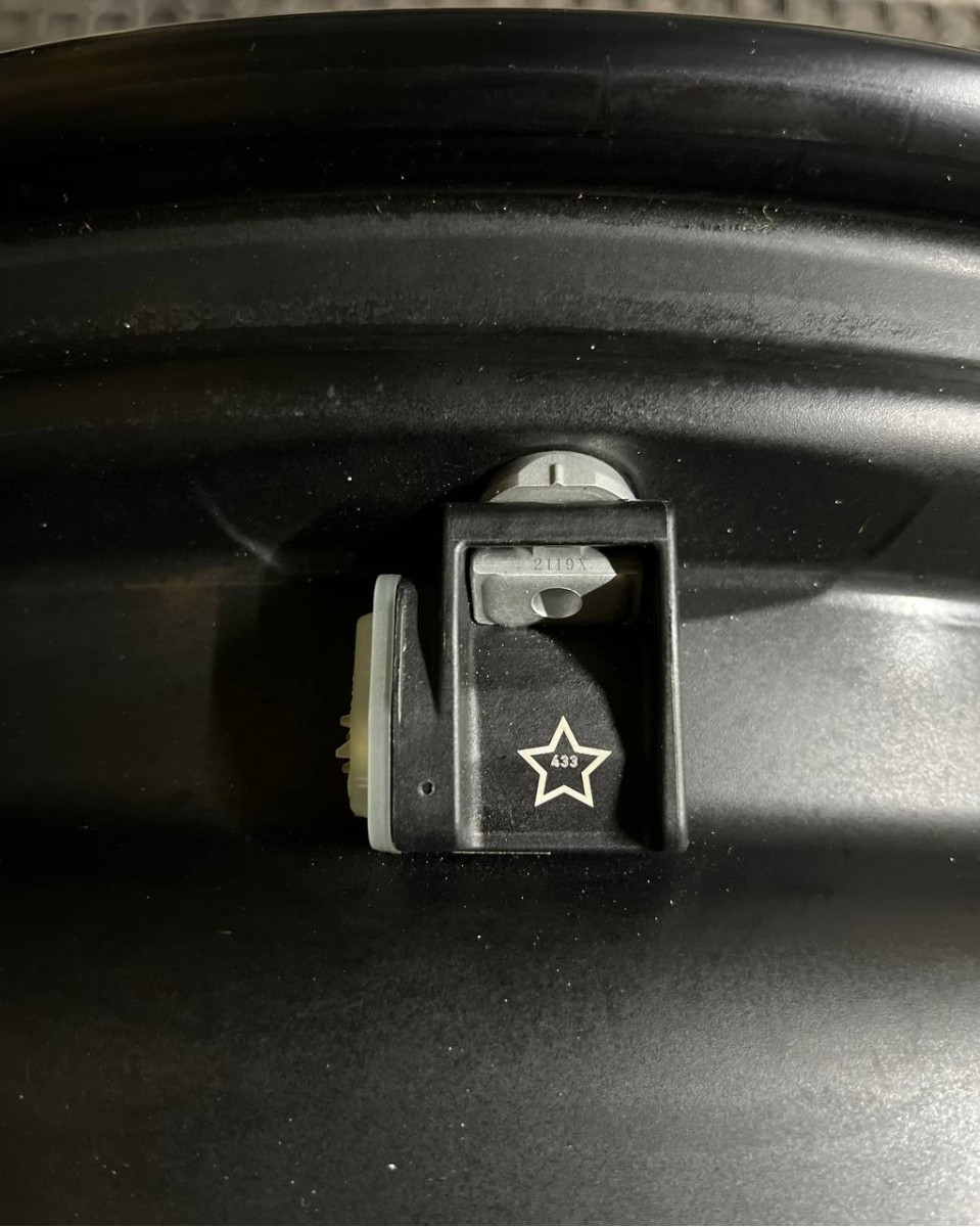 ДИСКИ BMW 6885455 R19 8J PCD 5X112 ET30 DIA66.6 BK