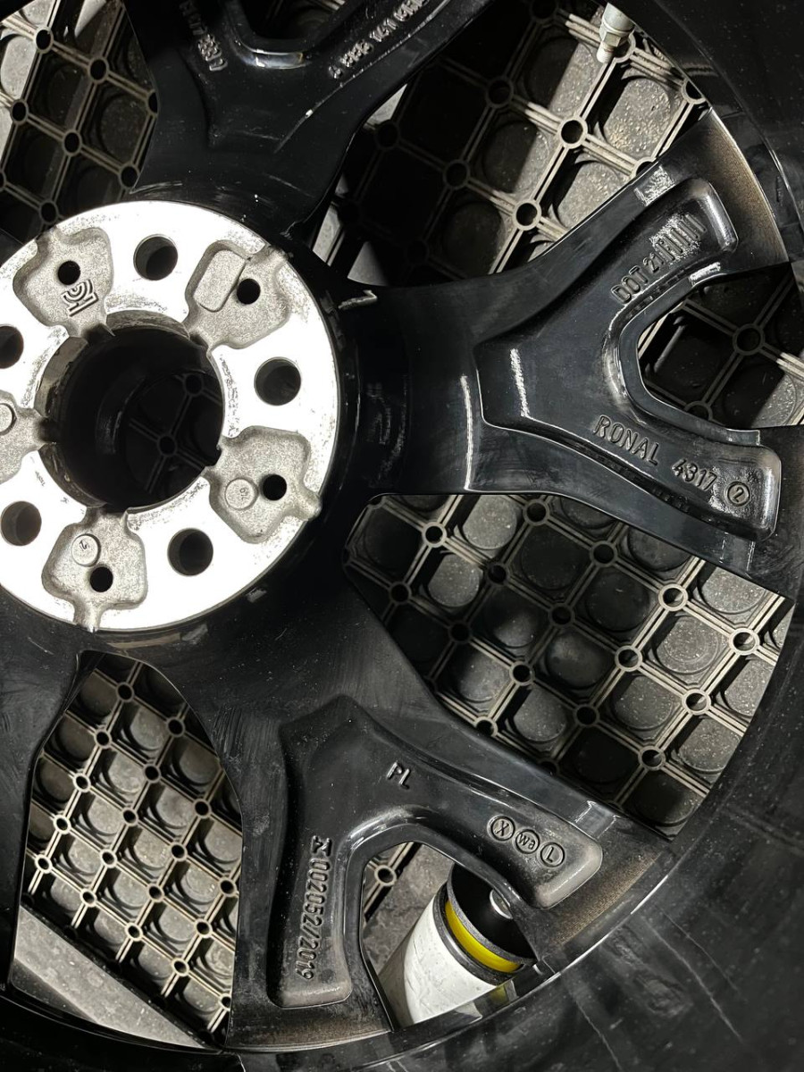 ДИСКИ ДЕМО BMW 6885461 R21 9.5J PCD 5X112 ET36 DIA66.6 BK