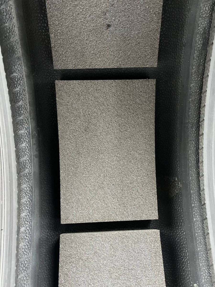 255/40 R21 PIRELLI PZERO PZ4 PNCS 4mm