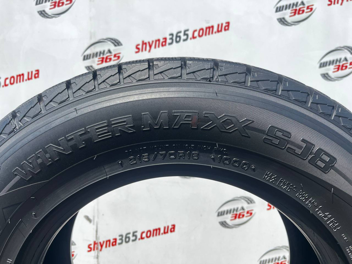 215/70 R16 DUNLOP WINTER MAXX SJ8 8mm