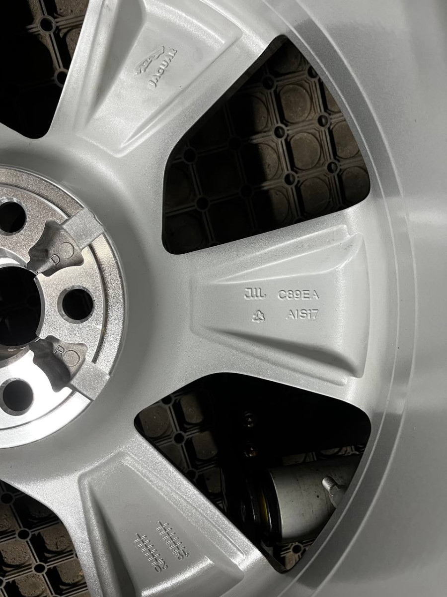 ДИСКИ JAGUAR J9D3-BC-SS R20 8J PCD 5X108 ET52 DIA63.4 S
