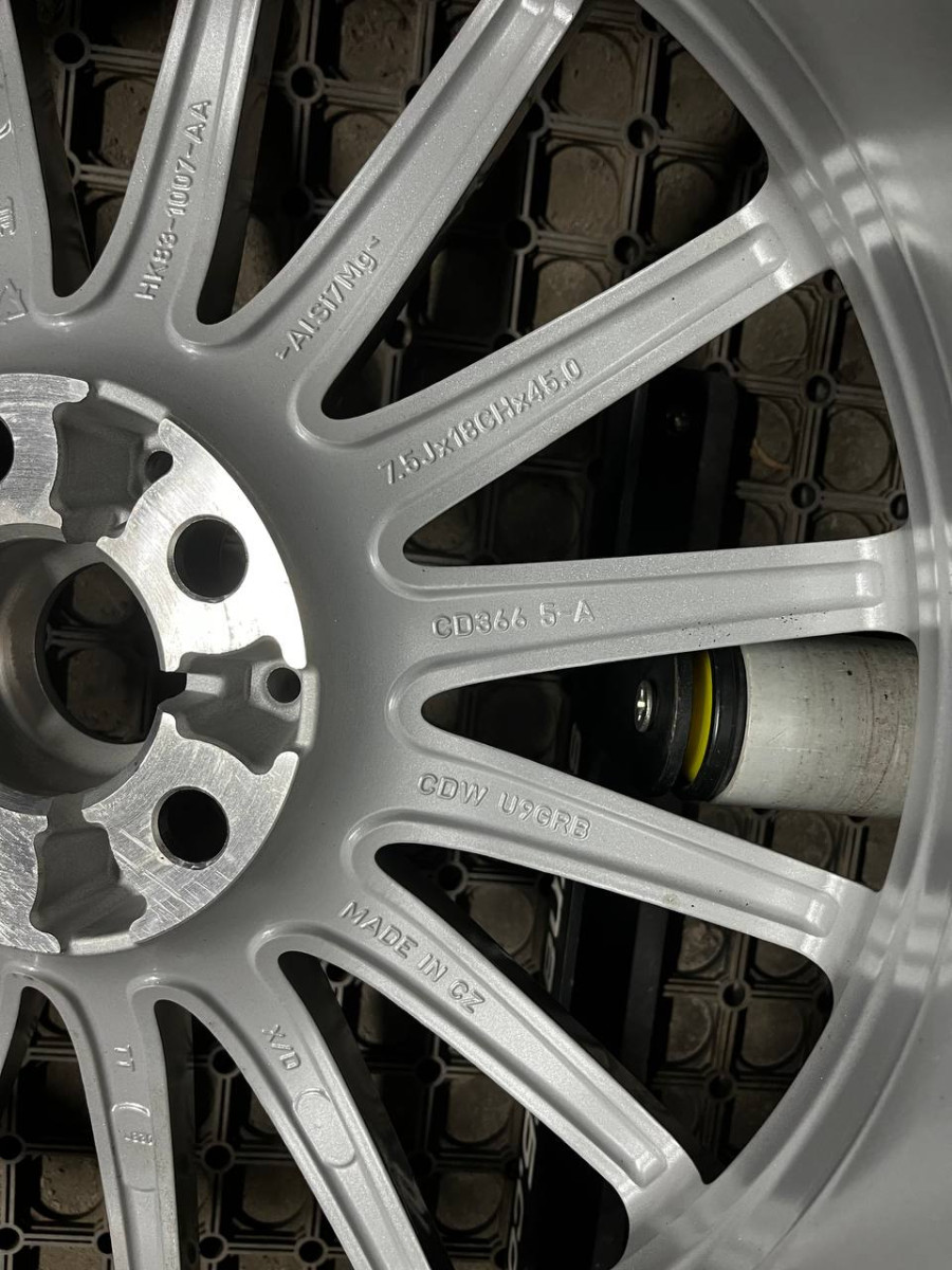 ДИСКИ JAGUAR HK83-1007AA R18 7.5J PCD 5X108 ET45 DIA63.4 S