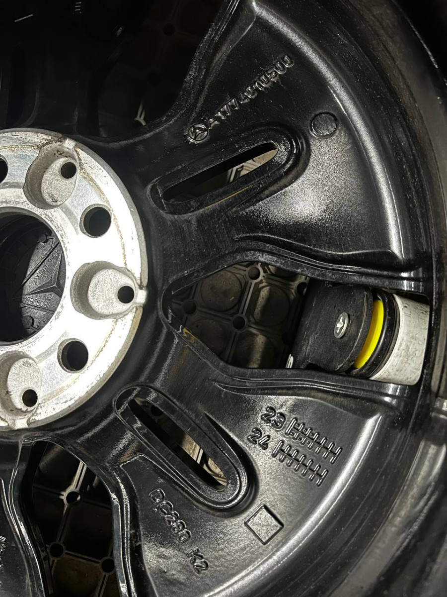 ДИСКИ БУ MERCEDES A1774010500 R18 7.5J PCD 5X112 ET49 DIA66.6 BKF