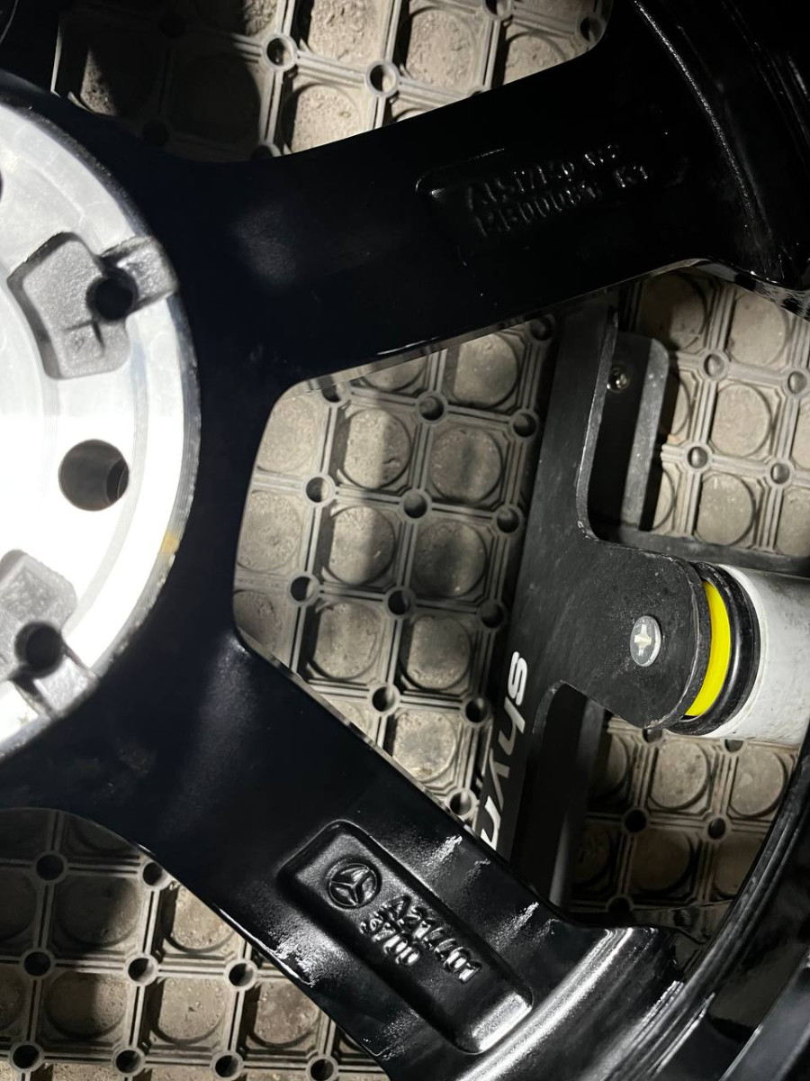 ДИСКИ MERCEDES A2144013700 R19 9.5J PCD 5X112 ET51 DIA66.6 BKF