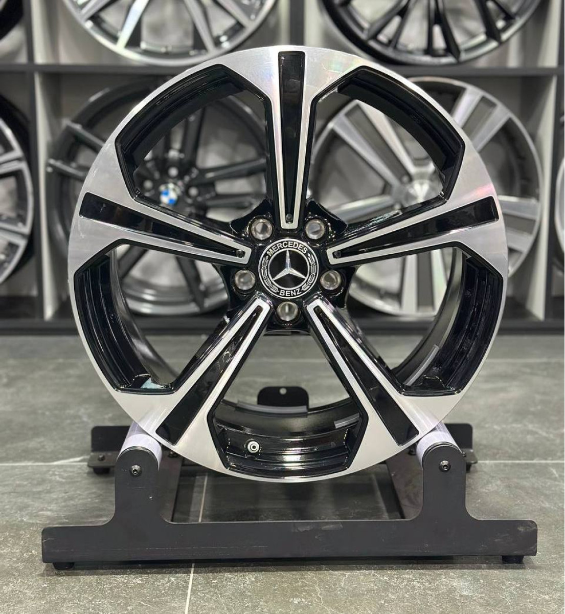 ДИСКИ MERCEDES A2144013600 R19 8.5J PCD 5X112 ET35,5 DIA66.6 BKF