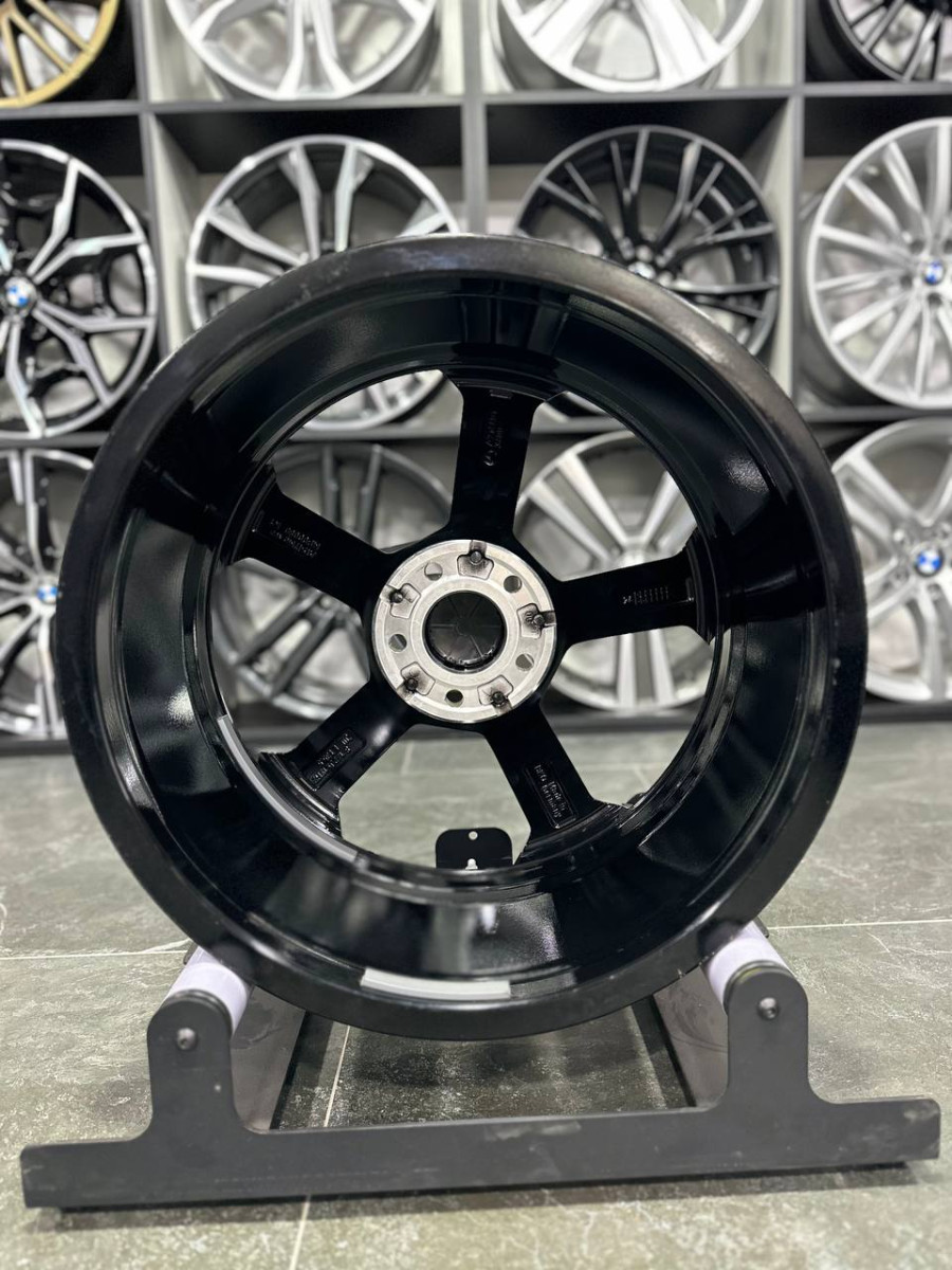 ДИСКИ MERCEDES A2144013600 R19 8.5J PCD 5X112 ET35,5 DIA66.6 BKF