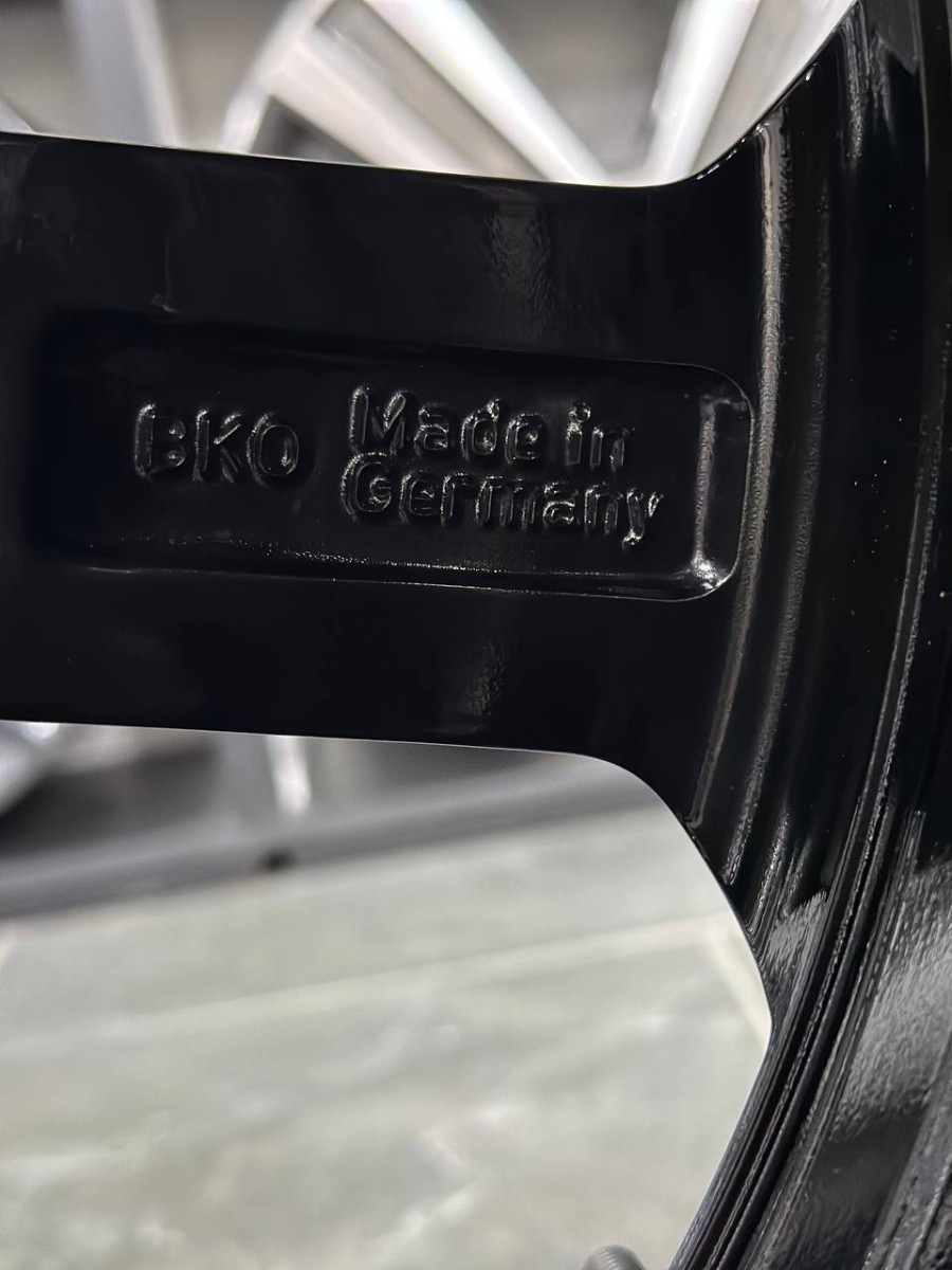 ДИСКИ MERCEDES A2144013600 R19 8.5J PCD 5X112 ET35,5 DIA66.6 BKF