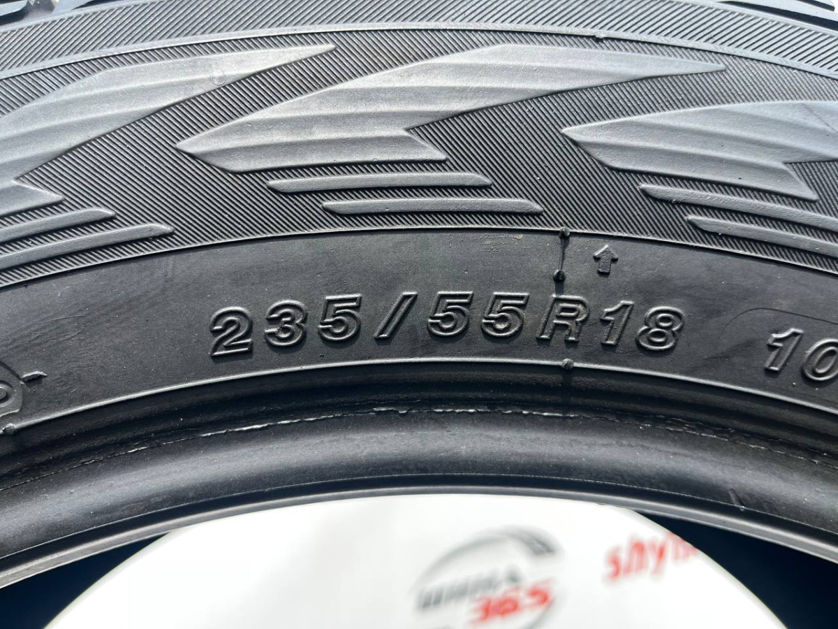 235/55 R18 YOKOHAMA ICE GUARD G075 8mm