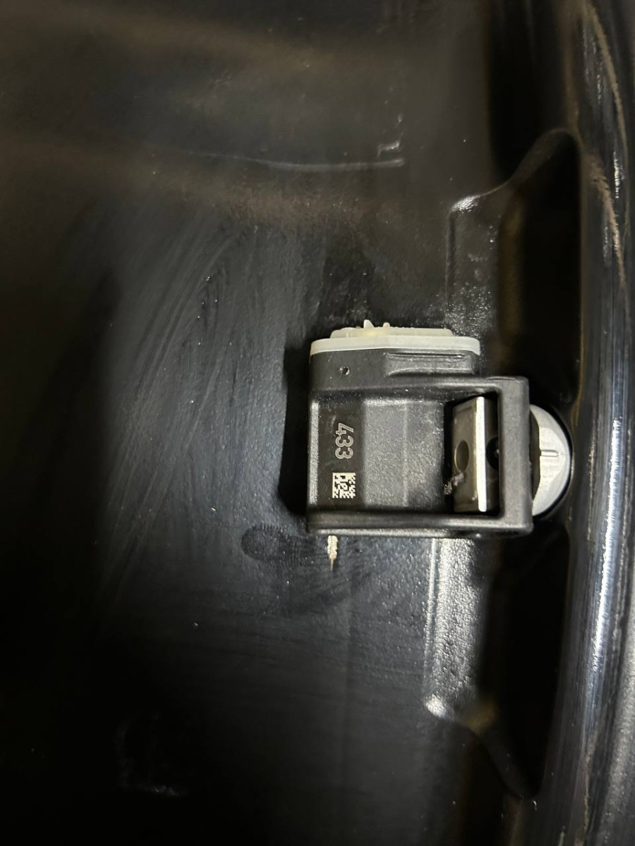 ДИСКИ БУ MERCEDES A2134013400 R19 8J PCD 5X112 ET43 DIA66.6 BKF