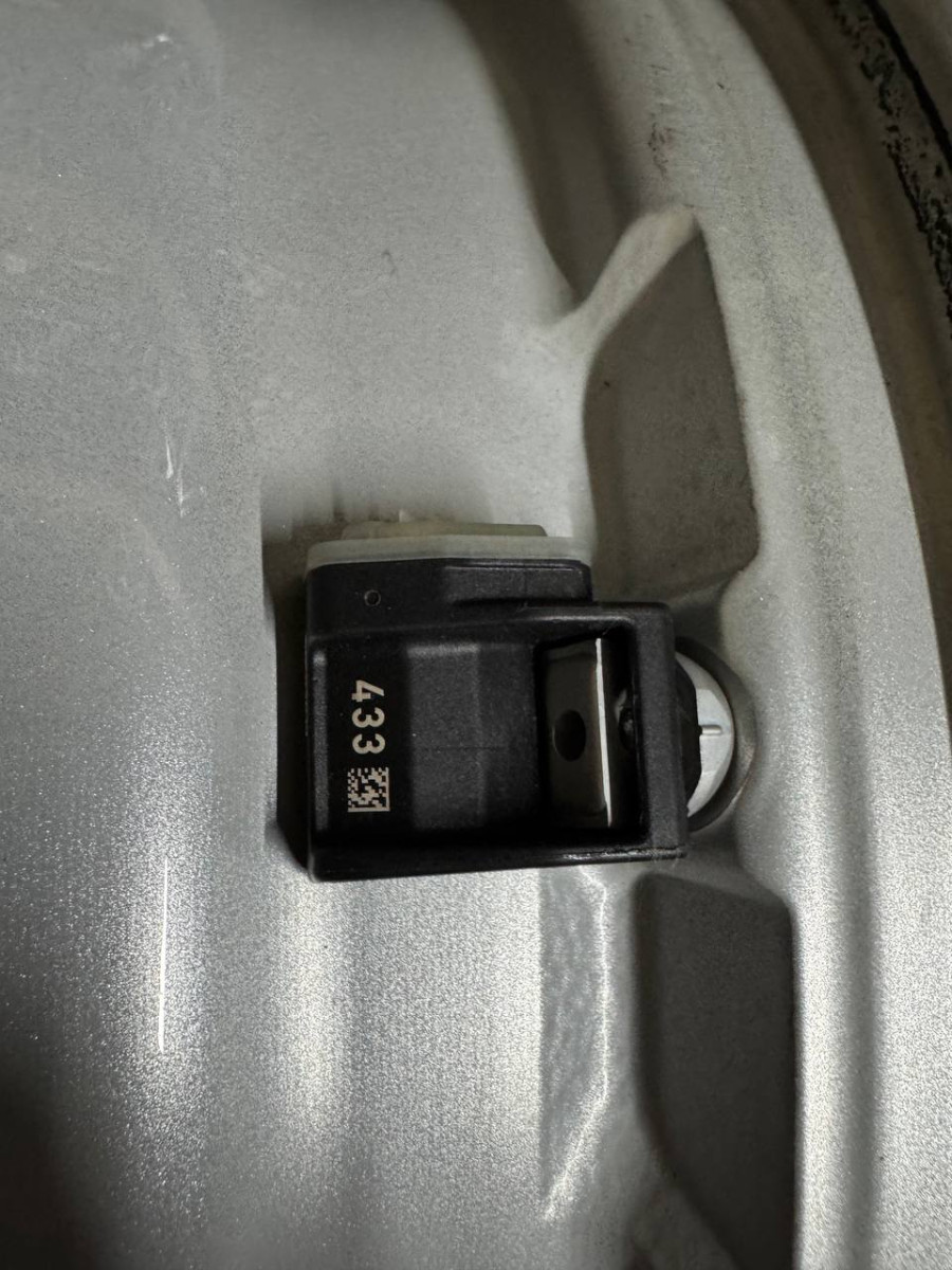 ДИСКИ БУ MERCEDES A2574011000 R19 8J PCD 5X112 ET33 DIA66.6 S