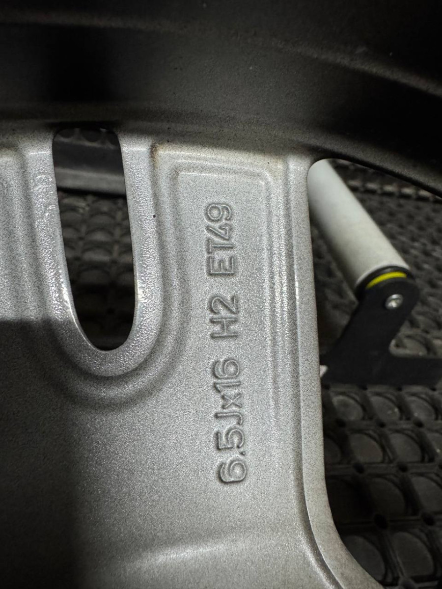 ДИСКИ БУ MERCEDES A2464010000 R16 6.5J PCD 5X112 ET49 DIA66.6 BKF