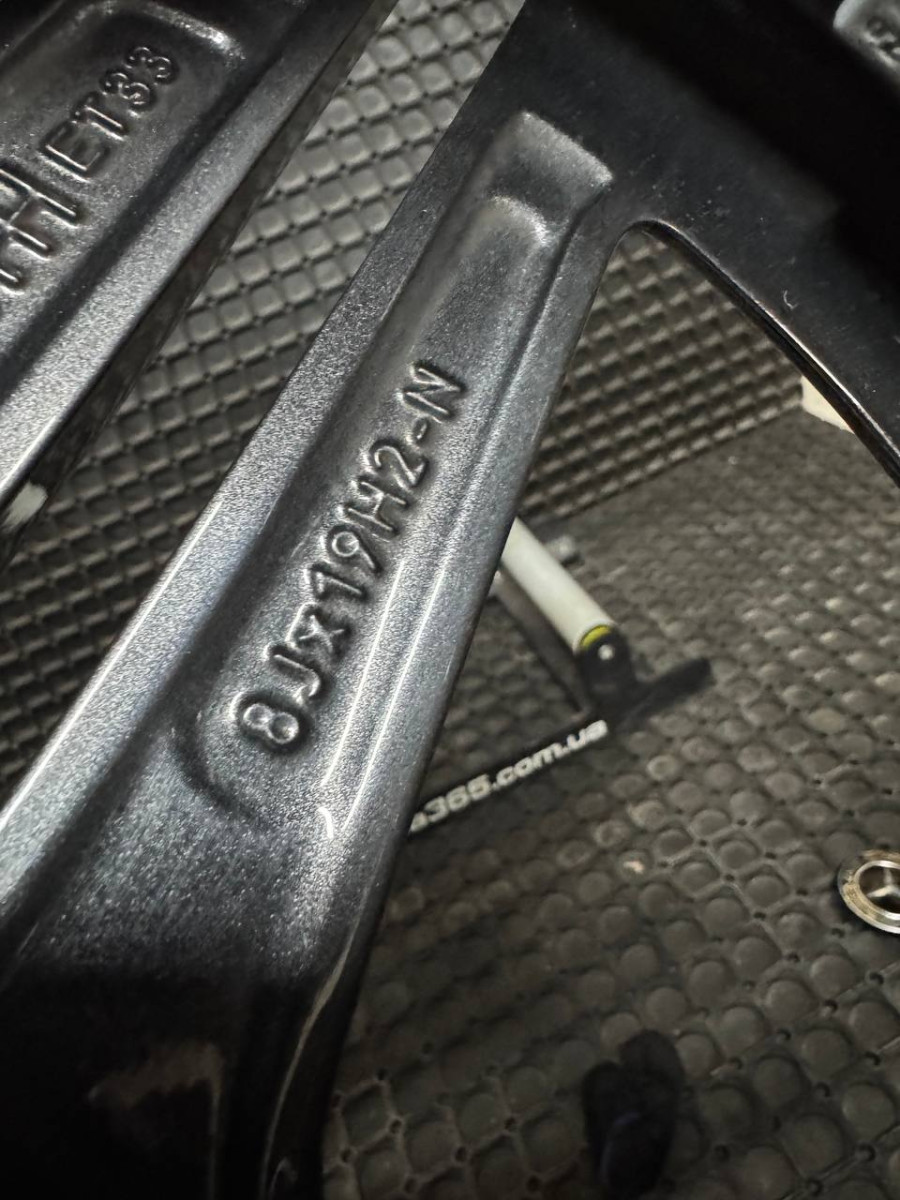 ДИСКИ БУ MERCEDES AMG A2574011500 R19 8J PCD 5X112 ET33 DIA66.6 GMF