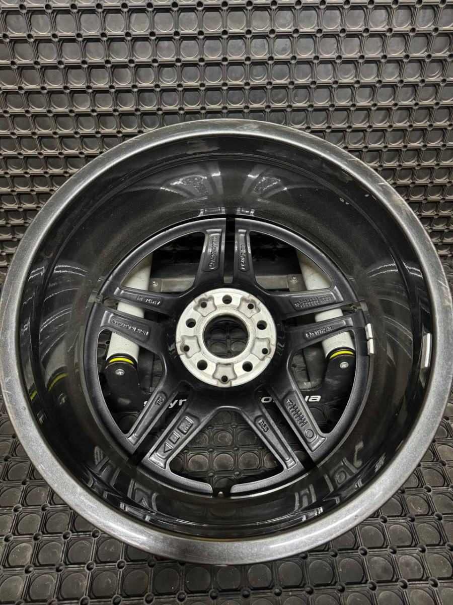 ДИСКИ БУ MERCEDES AMG A2574011500 R19 8J PCD 5X112 ET33 DIA66.6 GMF