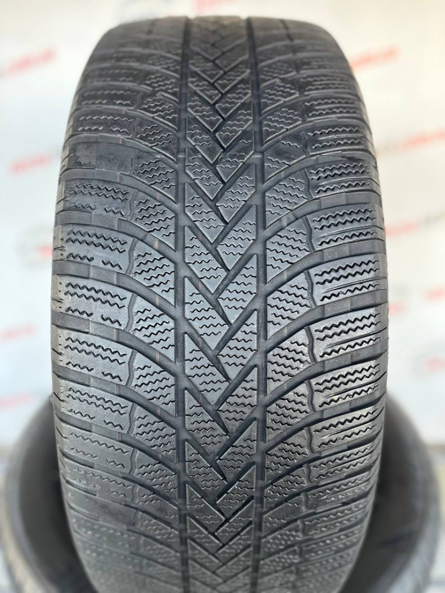 235/55 R19 BRIDGESTONE BLIZZAK LM005 4mm