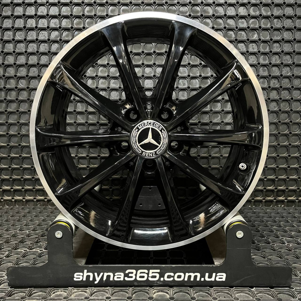 ДИСКИ ДЕМО* MERCEDES A1774010300 R17 6.5J PCD 5X112 ET44 DIA66.6 BK