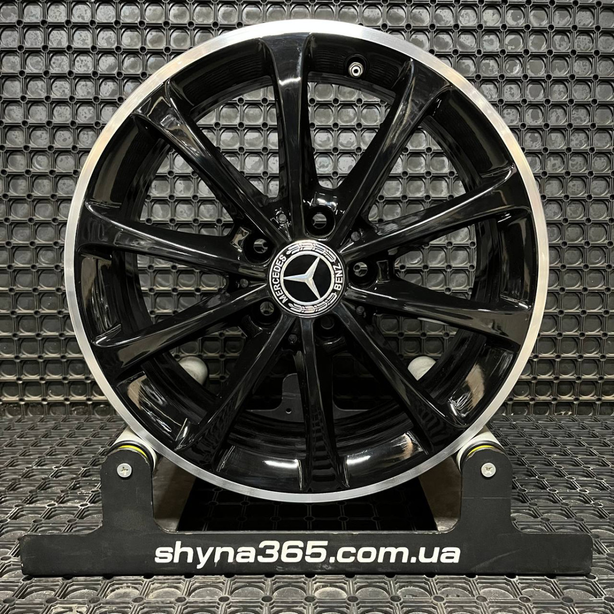 ДИСКИ ДЕМО* MERCEDES A1774010300 R17 6.5J PCD 5X112 ET44 DIA66.6 BK