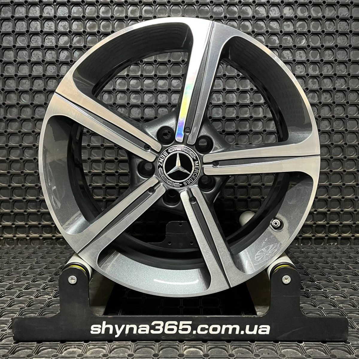 ДИСКИ ДЕМО* MERCEDES A1774011200 R17 6.5J PCD 5X112 ET44 DIA66.6 GMF