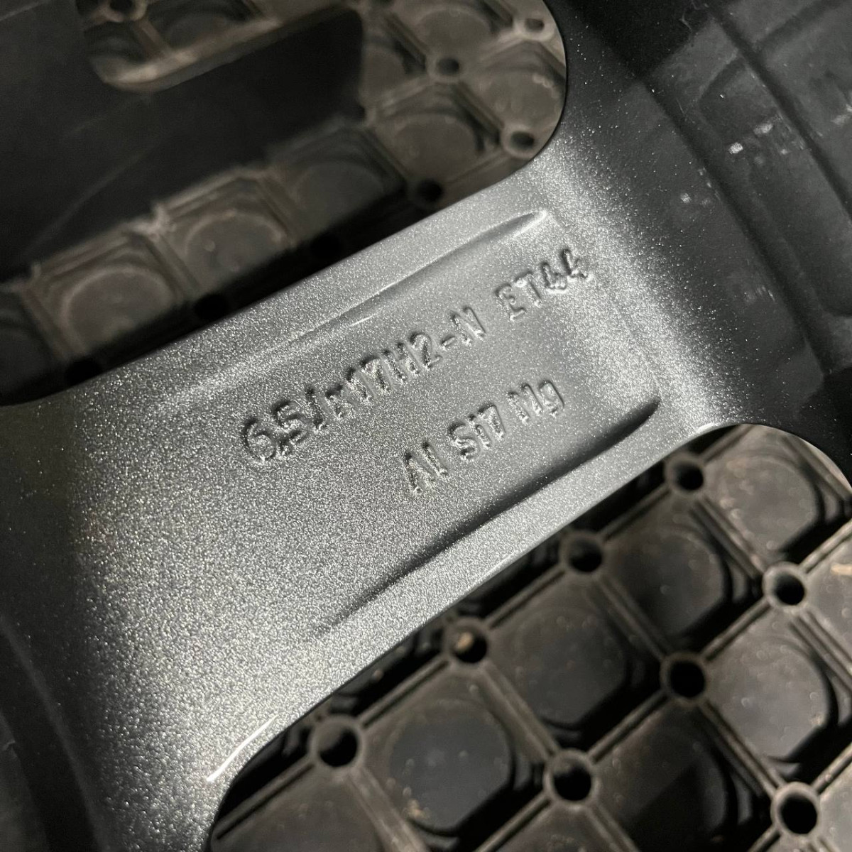 ДИСКИ ДЕМО* MERCEDES A1774011200 R17 6.5J PCD 5X112 ET44 DIA66.6 GMF