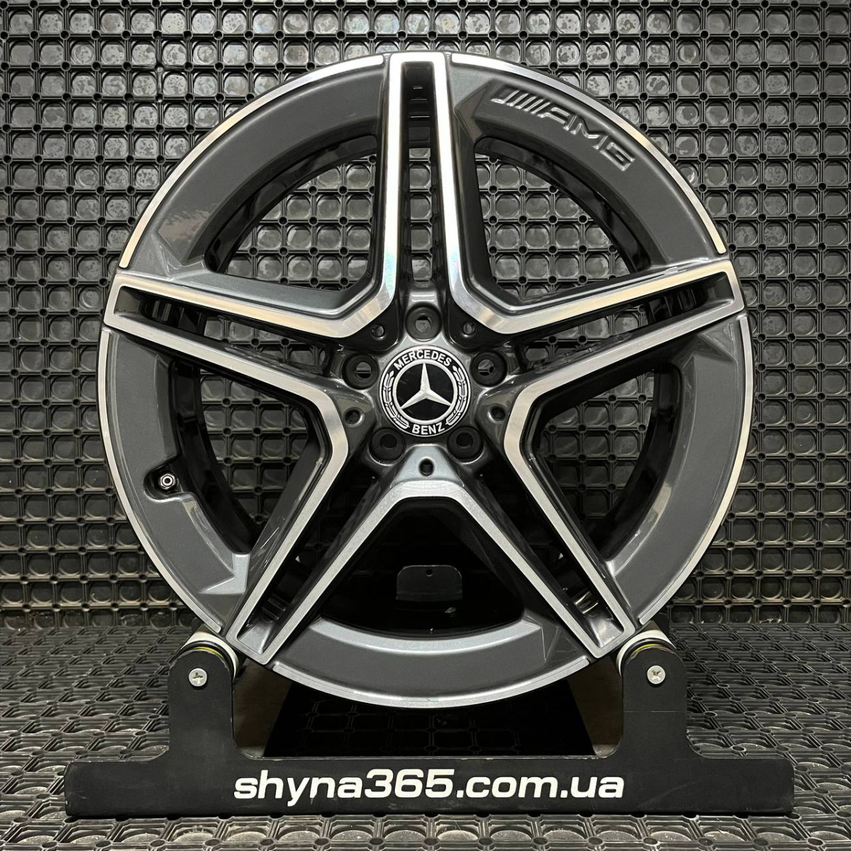 ДИСКИ ДЕМО* MERCEDES AMG A2574011500 R19 8J PCD 5X112 ET33 DIA66.6 GMF