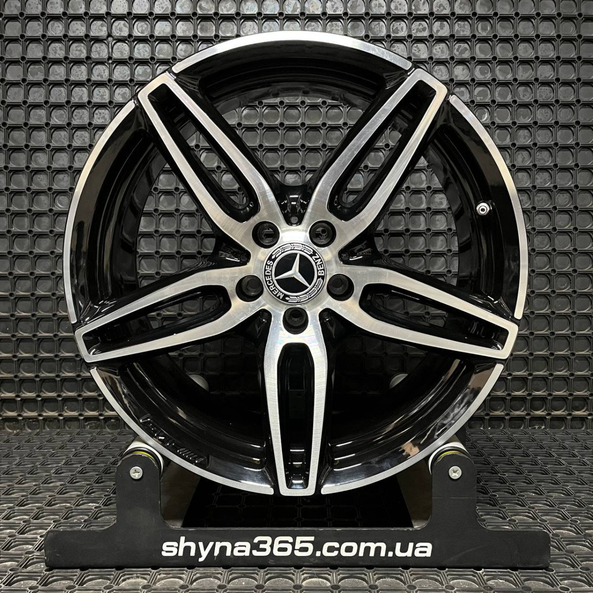ДИСКИ БУ MERCEDES AMG A2134013800 R19 8J PCD 5X112 ET20 DIA66.6 BKF