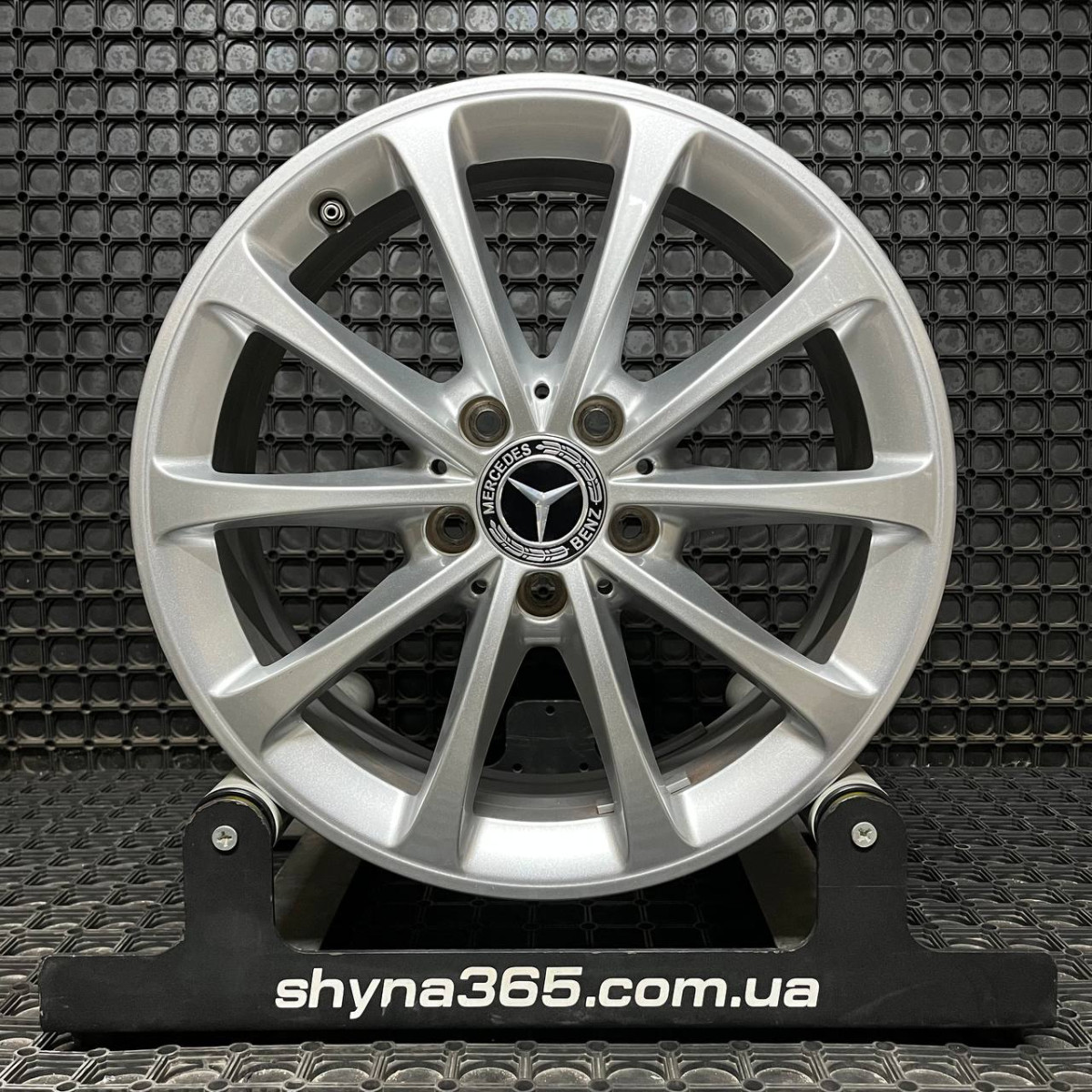 ДИСКИ БУ MERCEDES A1774010300 R17 6.5J PCD 5X112 ET44 DIA66.6 S