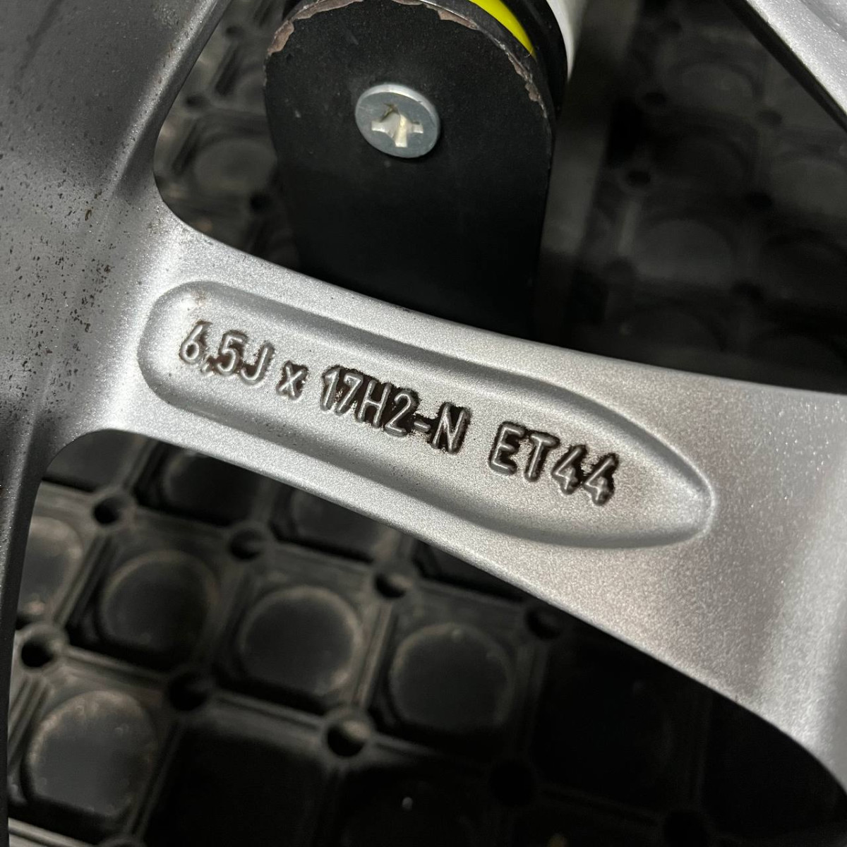 ДИСКИ БУ MERCEDES A1774010300 R17 6.5J PCD 5X112 ET44 DIA66.6 S